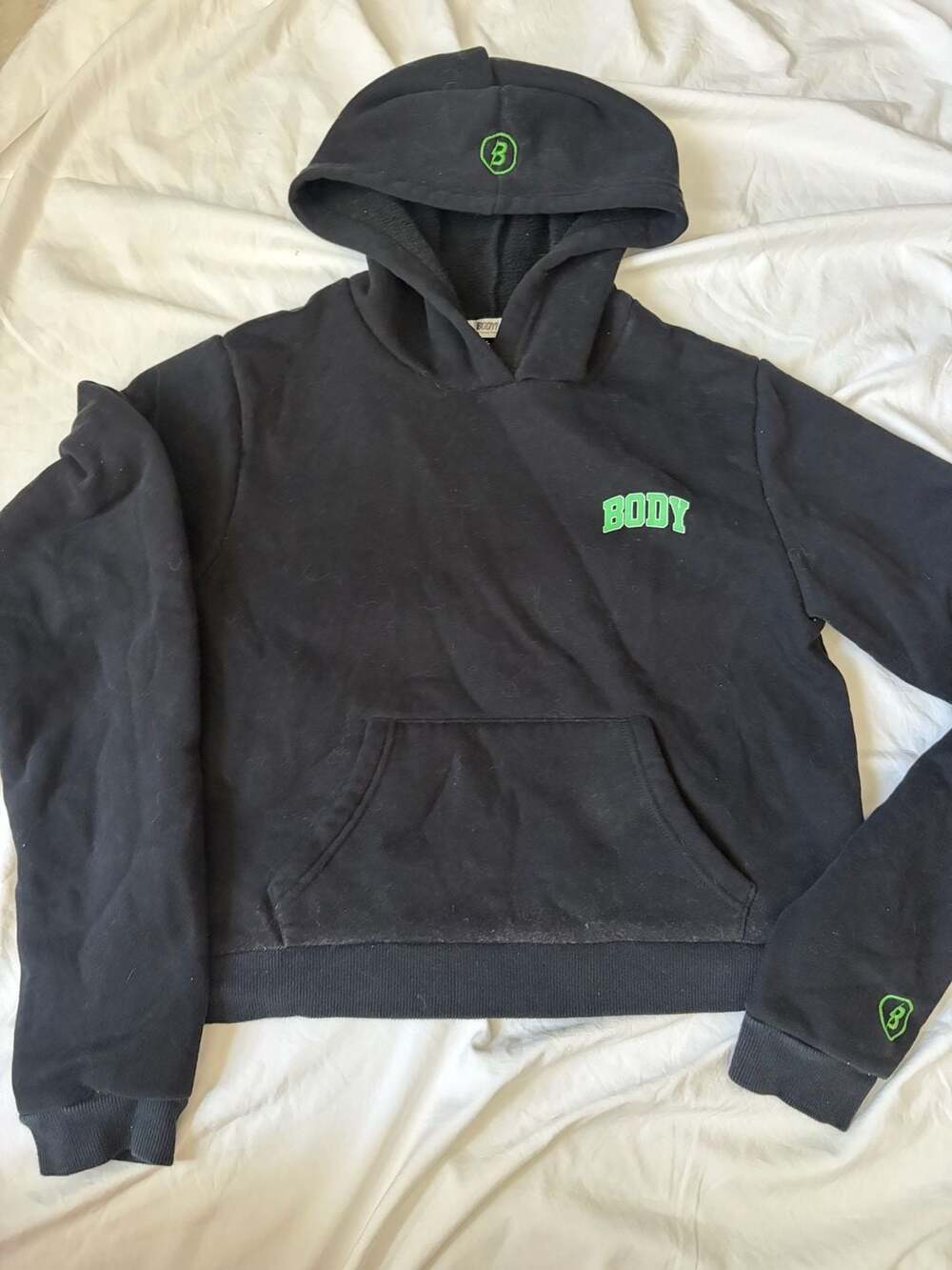 Body by Raven Tracy Black and Green Cropped Hoodie Sweatshirt Size L